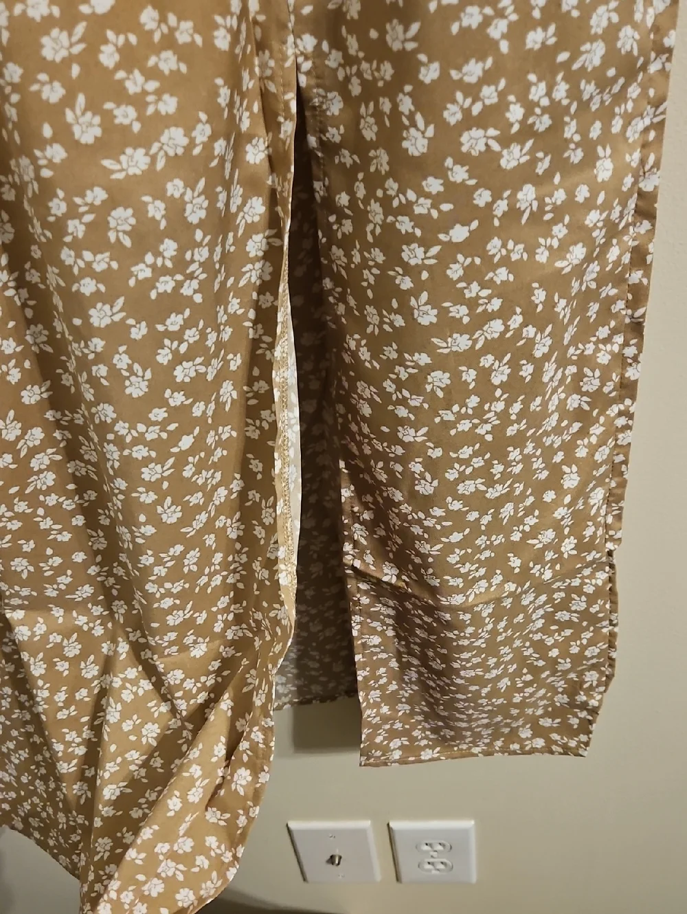 Tan and White Floral High Slit Maxi Skirt. NIP